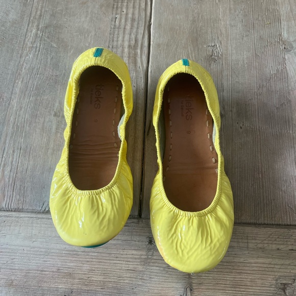 Tieks Yellow woman’s flat Shoes - Picture 2 of 14